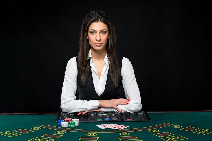 স্মার্টফোনে Ultrabet গেমিং টিপস অনুসরণ করছেন একজন ব্যবহারকারী